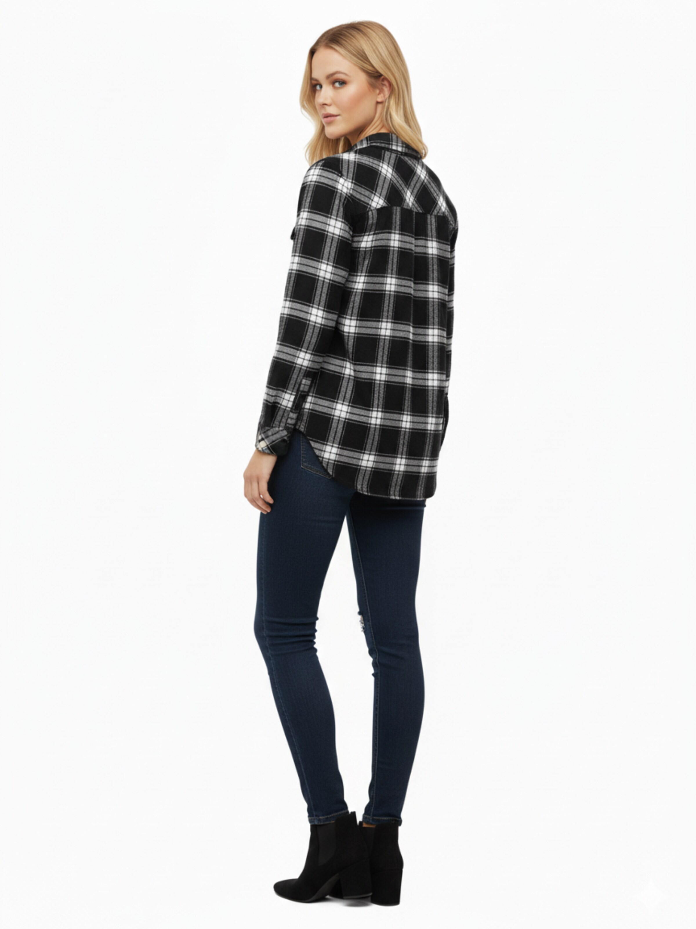 Radwa Blouse 'Radwa Women’s Plaid Flannel' in Zwart