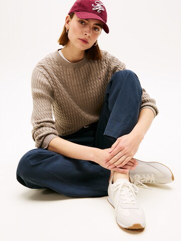 TOMMY HILFIGER Sneakers laag in Beige: voorkant