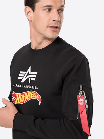 Bluză de molton 'Hot Wheels Flag' de la ALPHA INDUSTRIES pe negru