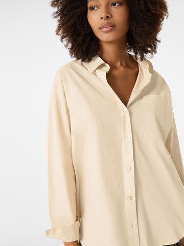 Bershka Bluse in Beige