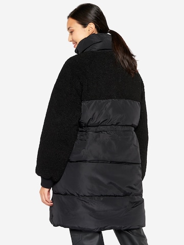 LolaLiza Winterjacke in Schwarz