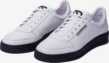 Baskets basses 'Official' Club Shoes Relics en blanc : devant