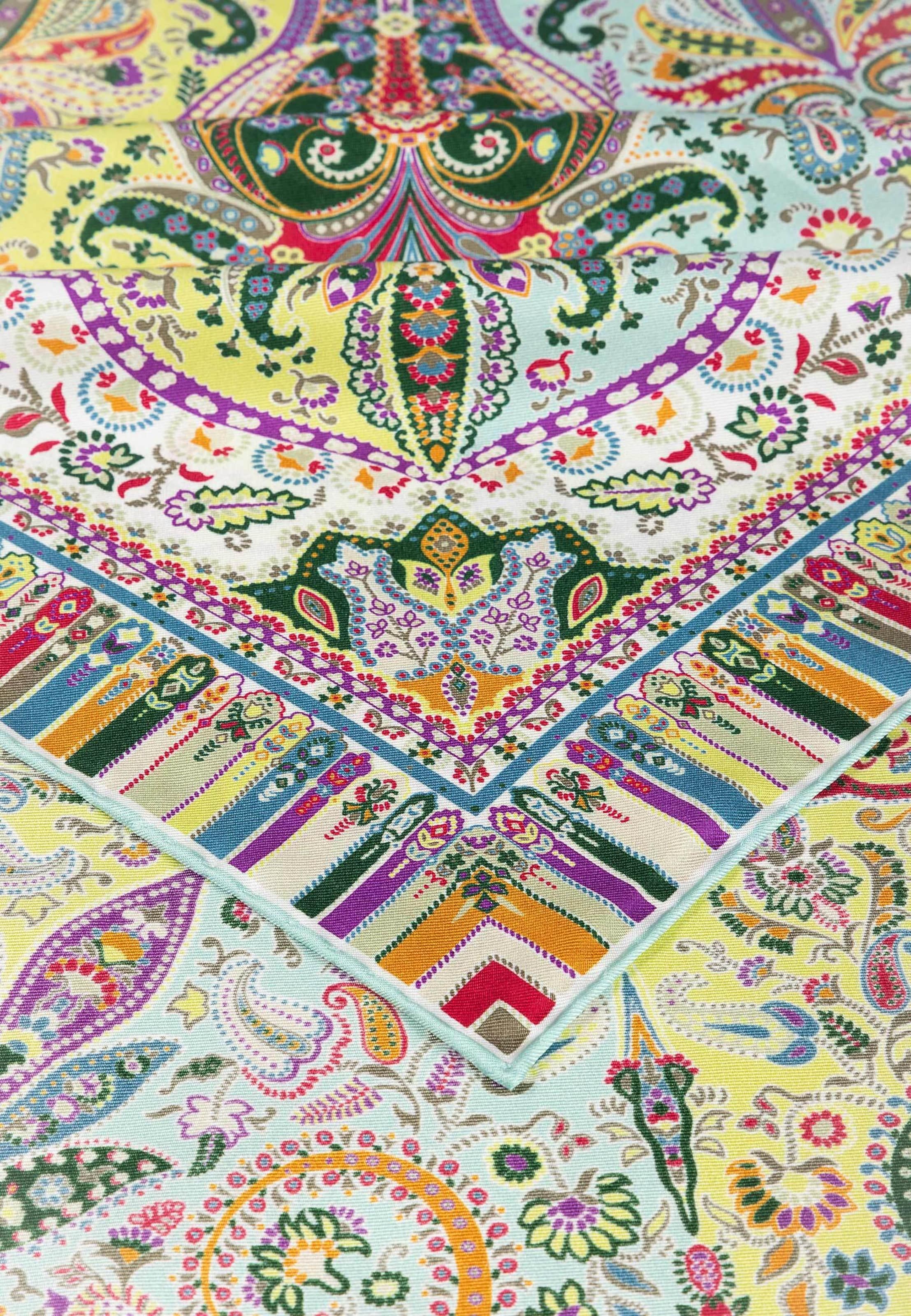 Foulard ' PAISLEY MIAGE ' di Roeckl in verde