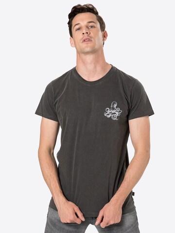Revolution T-Shirt in Schwarz: Vorderseite