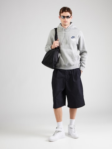 Nike Sportswear Sweatshirt in Grey