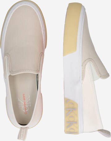 Calvin Klein Jeans - Sapatilhas slip-on em branco