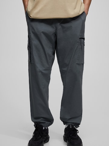 Pull&Bear Tapered Cargo Pants in Grey