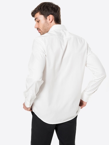 Coupe regular Chemise business ETERNA en blanc