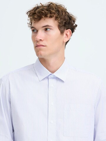 Coupe regular Chemise ' CFBJØRN ' Casual Friday en blanc