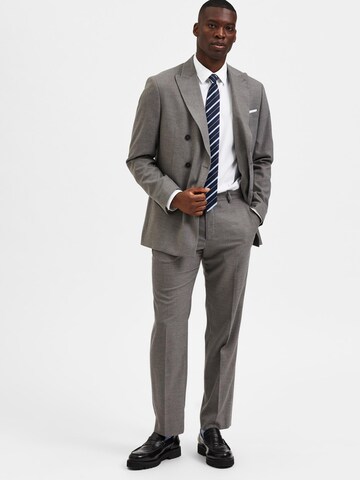 SELECTED HOMME Regular Trousers with creases 'Logan' in Grey