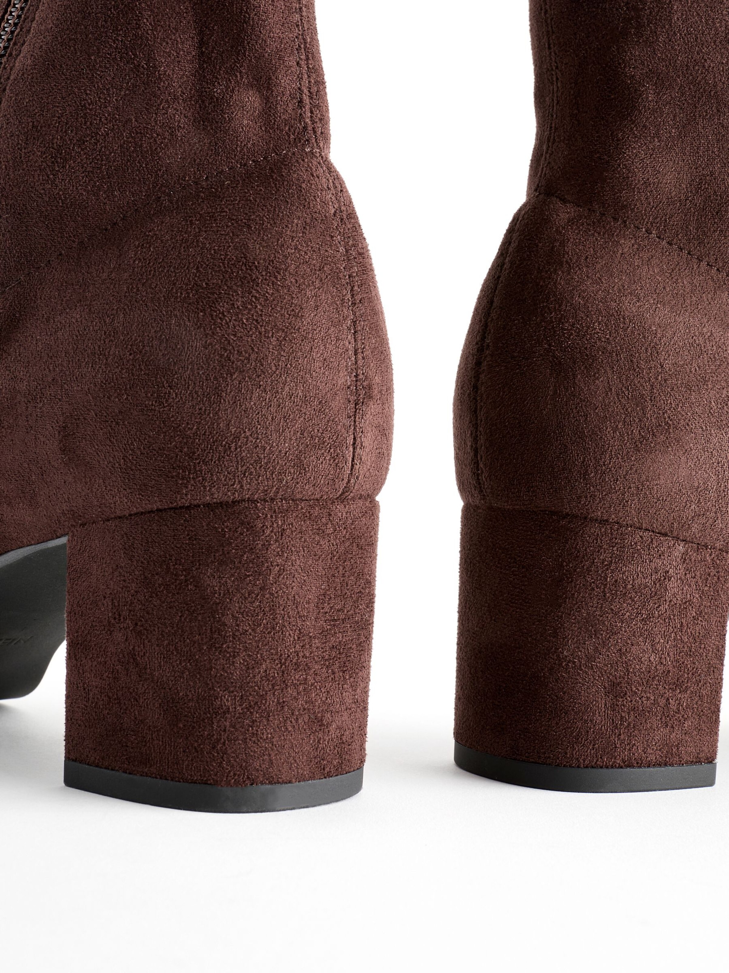 Next - Botim em castanho