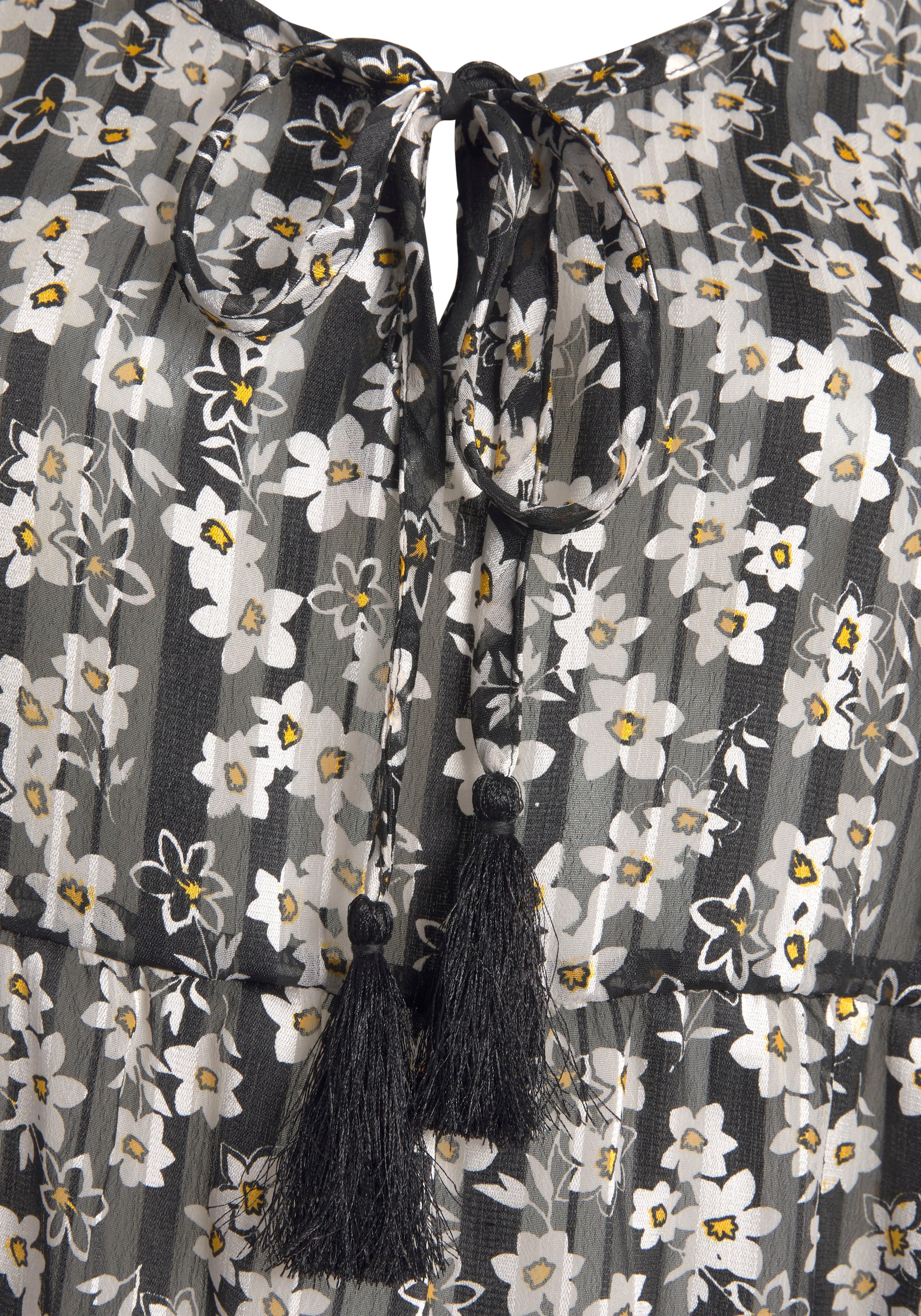 LASCANA Блуза в черно