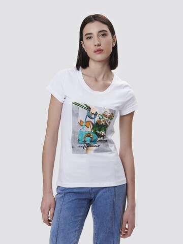 Influencer Shirt in White: front