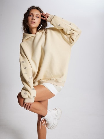 HOLLY LOLLY Sweatshirt in Beige