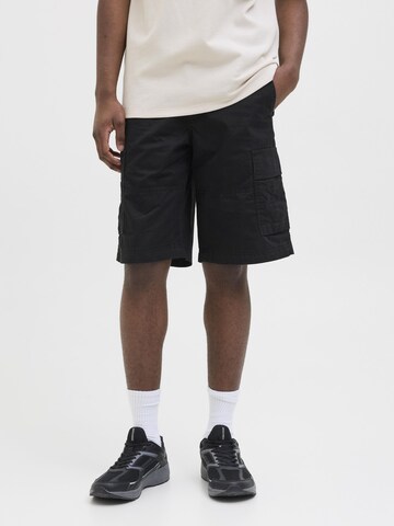 aprel Baggy Cargo trousers in Black: front