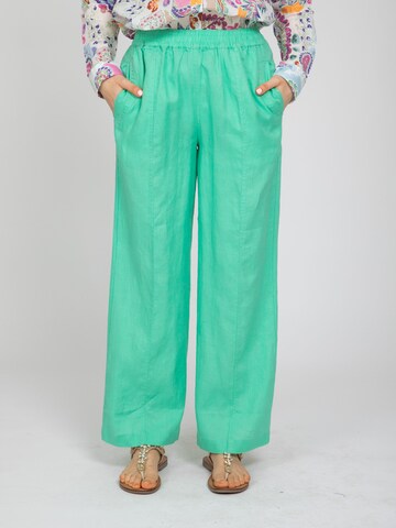 VICCI Germany Loose fit Pants in Green: front