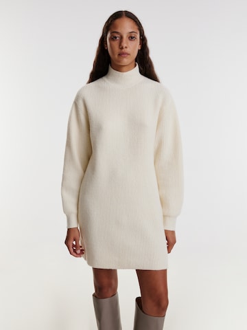 EDITED Knitted dress 'Eske' in White: front