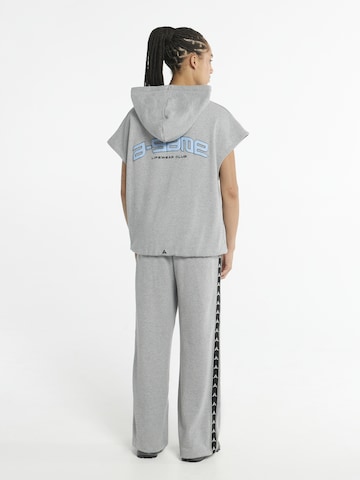 pilka A-Game Megztinis be užsegimo 'Cropped Sleeveless Hoodie'