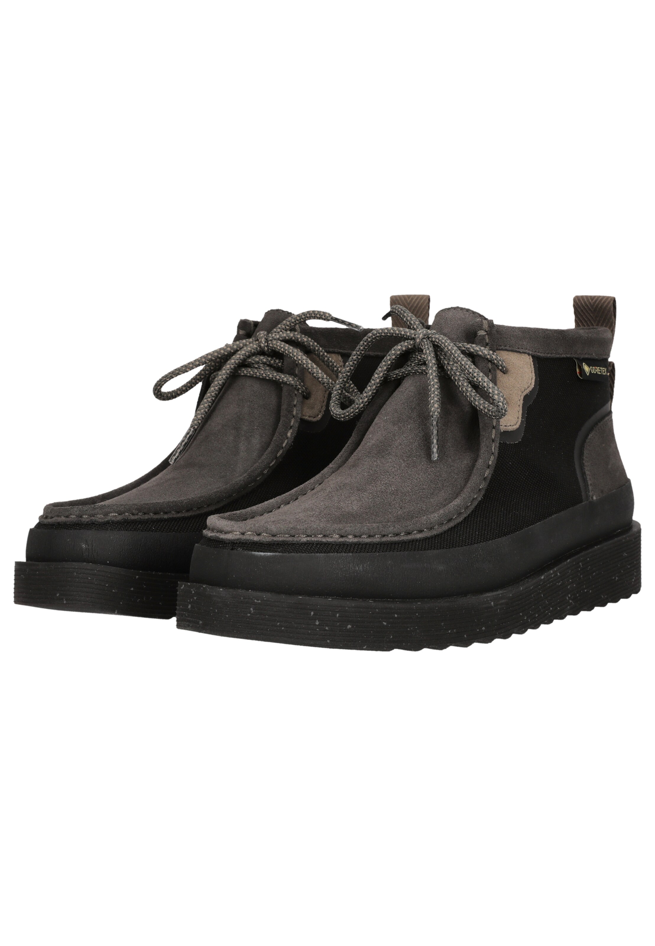 CLARKS Veterschoen 'Wallabee FTR Gore-Tex' in Zwart