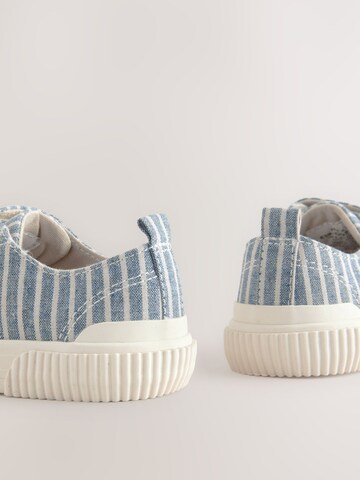 Baskets Next en bleu