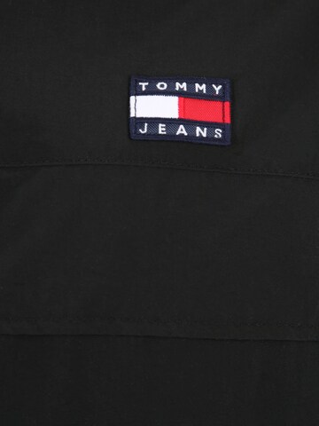 Tommy Jeans Plus Преходно яке 'Chicago' в черно