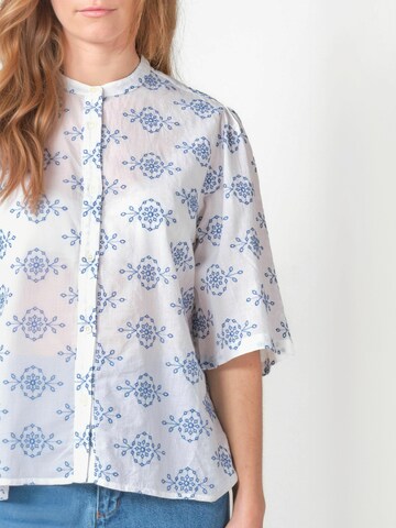 Tricou ' Mimi ' de la Klitmøller Collective pe alb