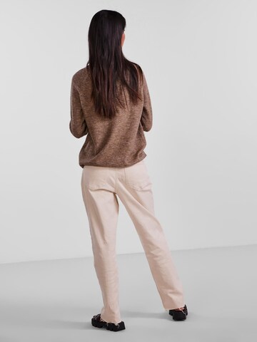 Pullover 'Juliana' di PIECES in marrone