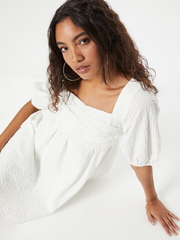 Robe 'EMY' FRNCH PARIS en blanc