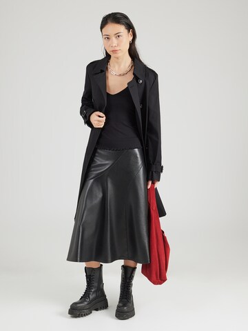 Tricou 'Ines' de la ABOUT YOU pe negru