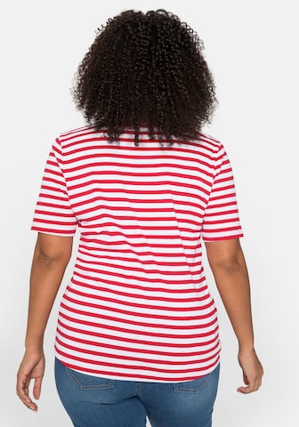 Tricou de la SHEEGO pe roșu