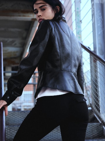 Bershka Between-season jacket in Black: back