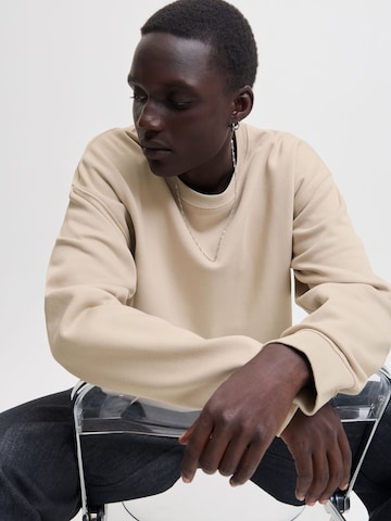 Sweat-shirt 'JJEACE' JACK & JONES en beige