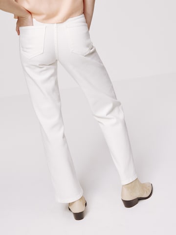 Daahls by Emma Roberts exclusively for ABOUT YOU Normalny krój Jeansy 'Mila' w kolorze biały