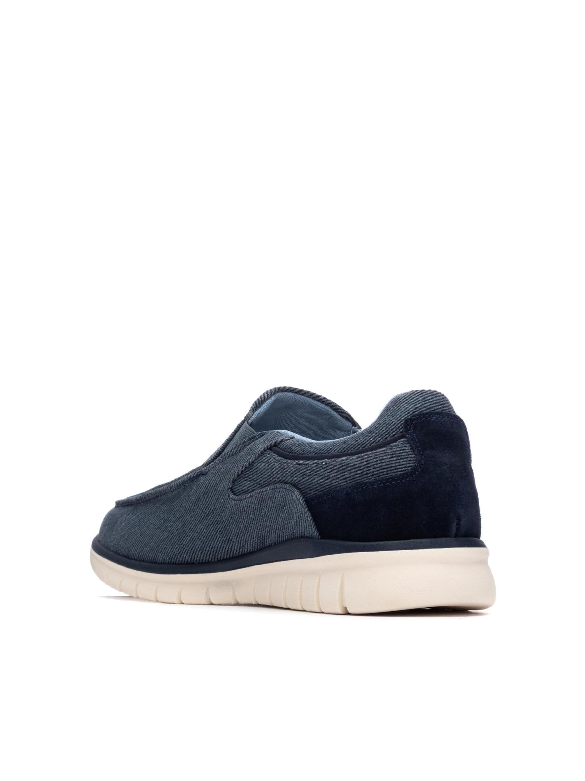Refresh Athletic Shoes in Blue