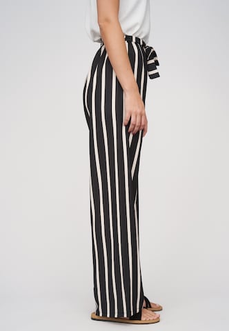 Loosefit Pantaloni di Cloud5ive in nero