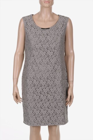 AIRFIELD Dress in M in Grey: front
