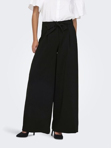 JDY Wide leg Pleat-Front Pants 'Cheetan' in Black: front