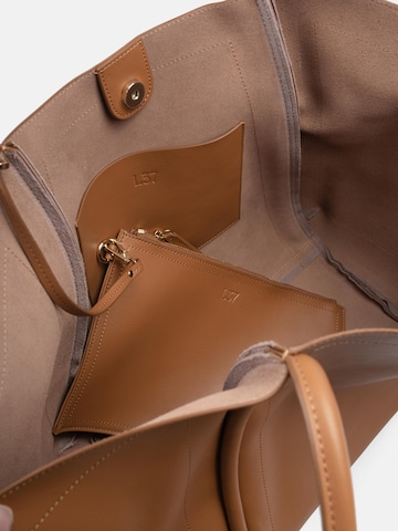 L37 HANDMADE SHOES Shopper 'BIG BIG WORLD NEW' in Beige