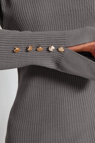 Trendyol Pullover in Grau