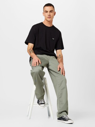 Regular Pantalon Carhartt WIP en vert
