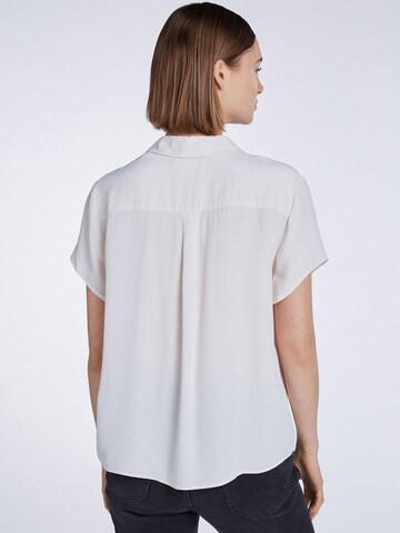 SET - Blusa en blanco