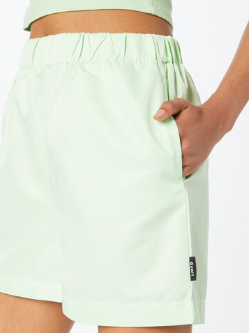 regular Pantaloni 'HIM' di LMTD in verde