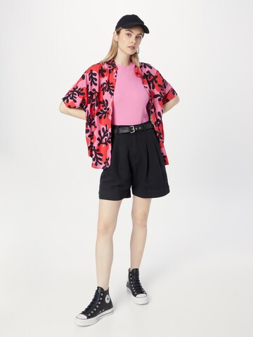 Monki - Blusa en rosa