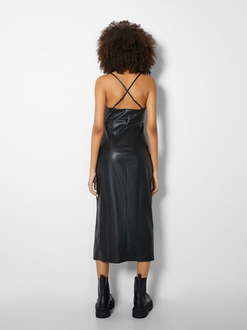 Bershka Kleid in Schwarz