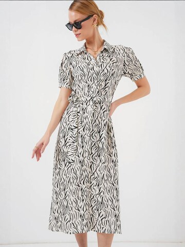 Abito camicia di Bigdart in bianco