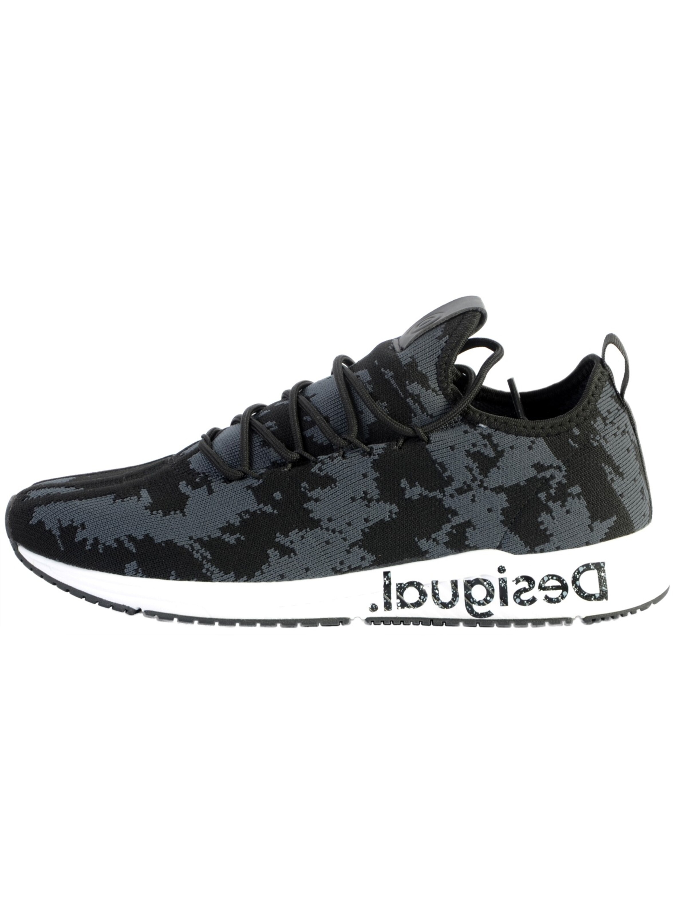 Desigual - Calzado deportivo con cordones en negro: frente