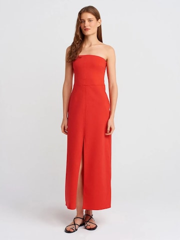 Dilvin - Vestido em vermelho: frente