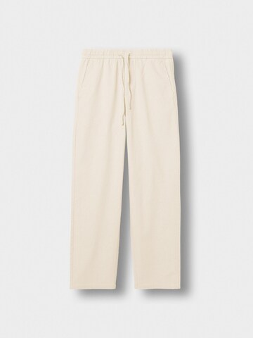 Burocs Regular Pants in Beige: front
