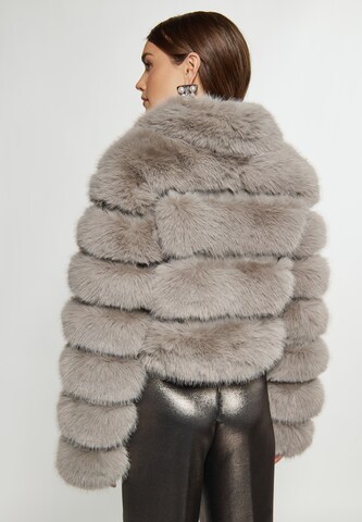 faina Talvitakki värissä harmaa