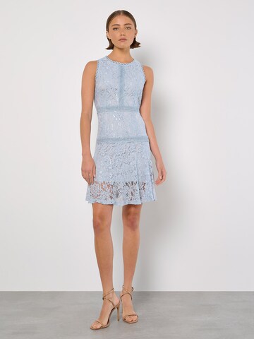 Robe ' ' Apricot en bleu : devant